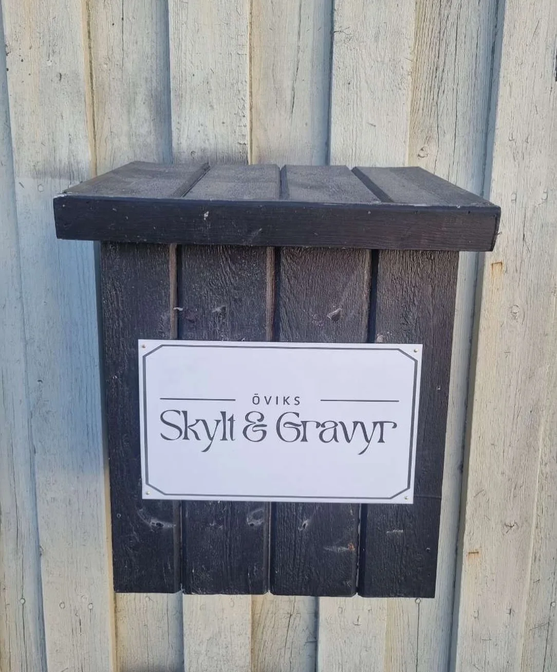 Även våra skyltar behöver en uppfräschning ibland! ✨

Har din postlådeskylt börjat sjunga på sista versen? Då hjälper vi dig gärna att ta fram en ny, helt efter dina önskemål 🤩

📩 Hör av dig så skapar vi en personlig skylt som passar just dig!

#postlåda #skylt #personligt #egenDesign